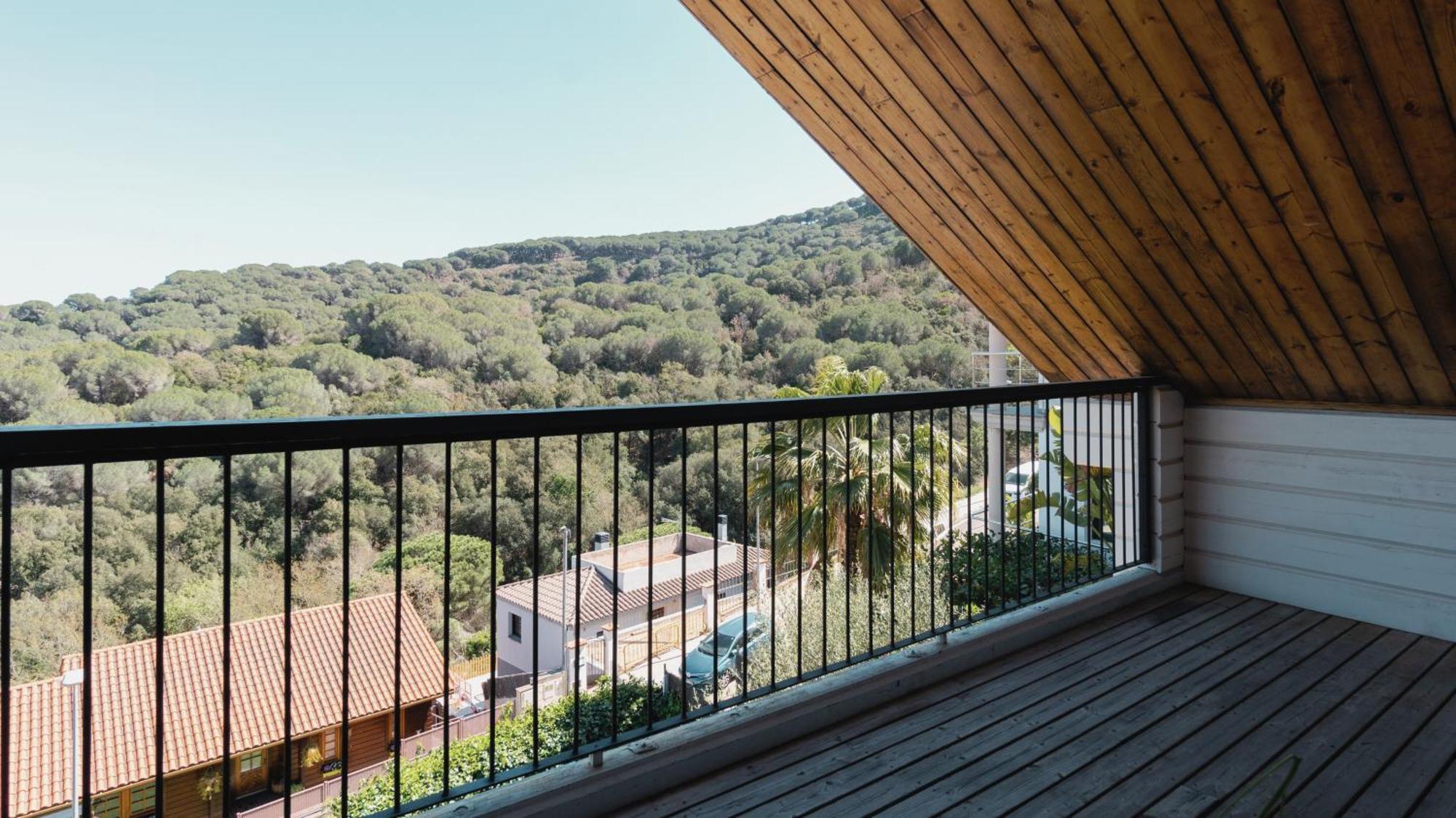 Finland House Barcelona- Ideal Familias Argentona Exterior photo
